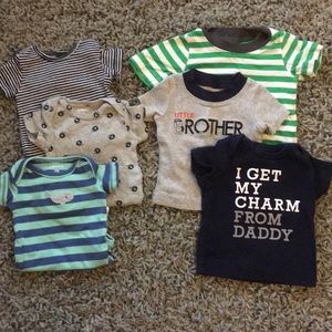 Lot of 6 Carter’s bodysuits/t-shirts boys newborn
